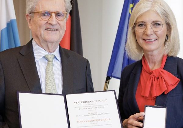 Verleihung des Bundesverdienstkreuzes am Bande